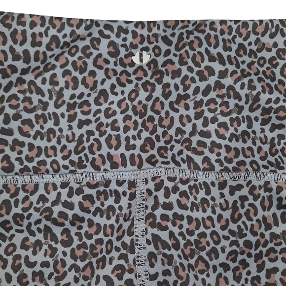 Thrive Societe Women's Performance Leggings Winnie Leopard Stitch Fix - Medium - Picture 8 of 12